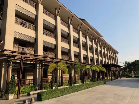 Pawa Place (by Inpawa) Отели в г. Chonnabot