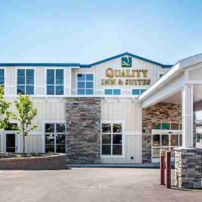 Quality Inn & Suites Houghton Hotel Exterior