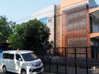 Colorbox House Hotels in Mayangan