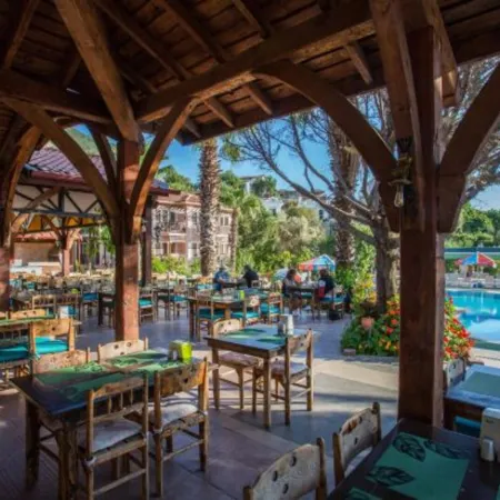 Club Pink Palace Hotel