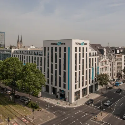 Motel One Düsseldorf Hauptbahnhof Отели рядом с достопримечательностью «Штадтмитте»