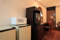 Americas Best Value Inn North Capital - Motels