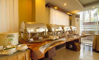 6. Hotel Ya..