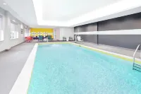 Tru by Hilton Audubon Valley Forge - Pools