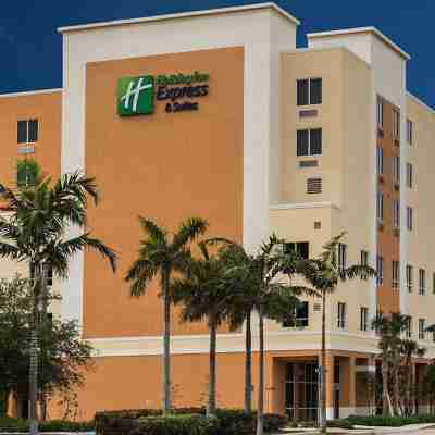 Holiday Inn Express & Suites Fort Lauderdale Airport South Hotel Exterior