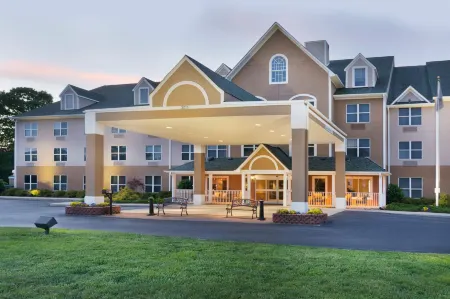 Country Inn & Suites by Radisson, Burlington (Elon), NC