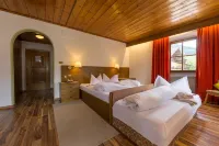 Hotel Weisses Lamm Hotels near Lago di Braies