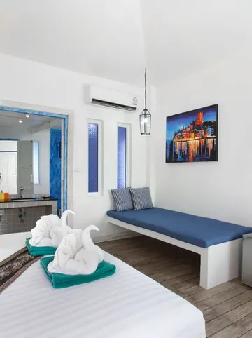 รูปภาพของเดอะ ไวท์น็อต เกาะช้าง