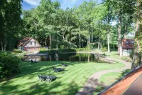 Huize Hölterhof Wellness Hotel Restaurant Отели рядом с достопримечательностью «Университет прикладных наук Саксион»