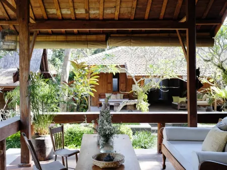 Bespoke Trendy Hotel Hanoi