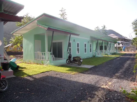 Lanta Triple Novel Отели рядом с достопримечательностью «Thung Yee Pheng Mangrove Forest»