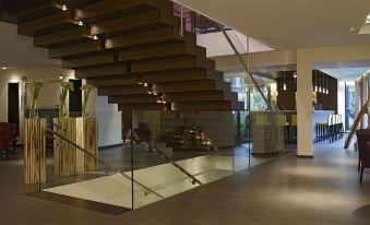 Hôtel Châ;Teau de Mery - Housity