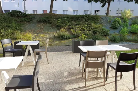 Comfort Aparthotel Le Mans Novaxis Отели в г. Руйон