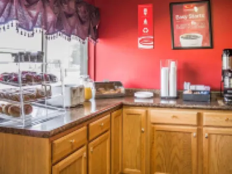 Rodeway Inn Hotels in Kalkaska
