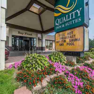 Quality Inn & Suites Bay Front Hotel Exterior