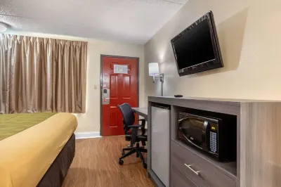 Econo Lodge Hotels in Collegedale