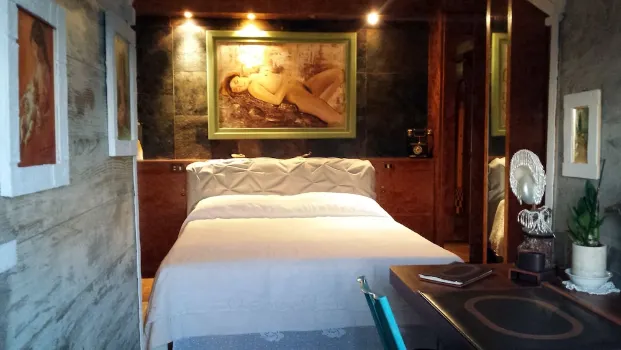 Garbatella Accommodations & Meeting Rooms Hotels near Dok Bua Massage