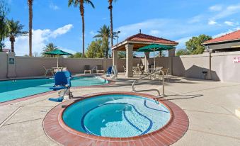 La Quinta Inn & Suites by Wyndham Phoenix I-10 West