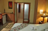 Woodpecker's Inn Guest House