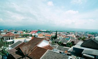 Urbanview Hotel Omah Anin Batu by RedDoorz