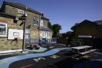 Park Hotel Hotels in Redbridge