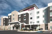 TownePlace Suites Oconomowoc 奧康諾摩沃住宿飯店