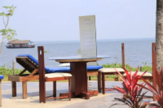 Deshadan Backwater Resort - the Best Sunrise View