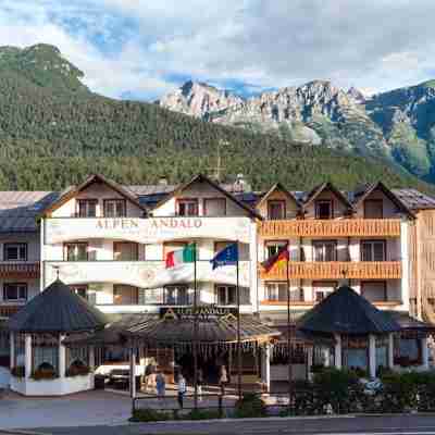 Hotel Alpen Hotel Exterior