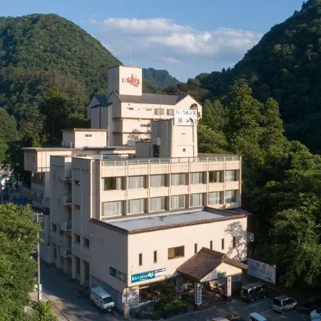 Higashiyama Park Hotel Shinfugetsu Отели рядом с достопримечательностью «University of Aizu»