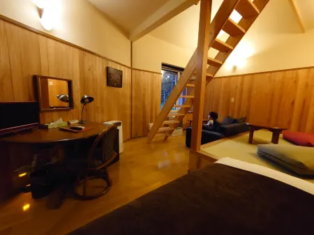 Café & Inn That Sounds Good