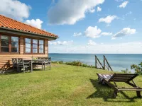 "Botmar" - 10m from the Sea Hotels in Ullerslev