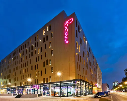 Moxy Frankfurt East Hotels near Ostend