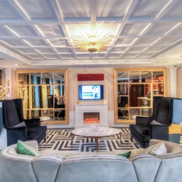 Hotel Madera Hollywood Отели рядом с достопримечательностью «Эскалаторы Централ-Мид-Левелс»