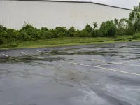 Knights Inn Hartford - parking