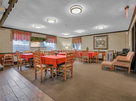 Red Roof Inn Uhrichsville Отели в г. Монро Тауншип