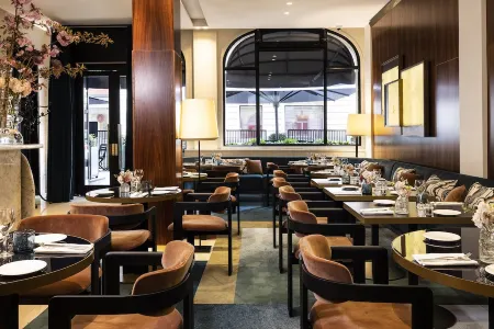 Hotel Montalembert Отели рядом с достопримечательностью «Сад Отель де Сан»