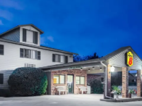 Super 8 by Wyndham Monroe WI Hotels in Monroe