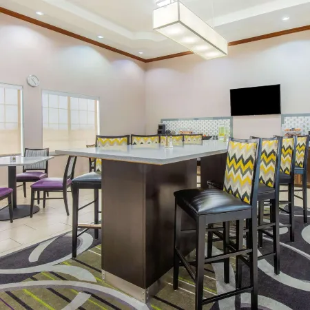 La Quinta Inn & Suites by Wyndham Gainesville