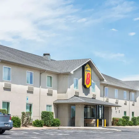 Super 8 by Wyndham Hagerstown/Halfway Area