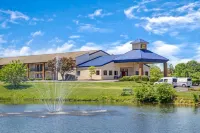 Super 8 by Wyndham Mason Hotels in Mason