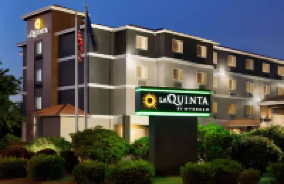 La Quinta Inn & Suites by Wyndham Salem or