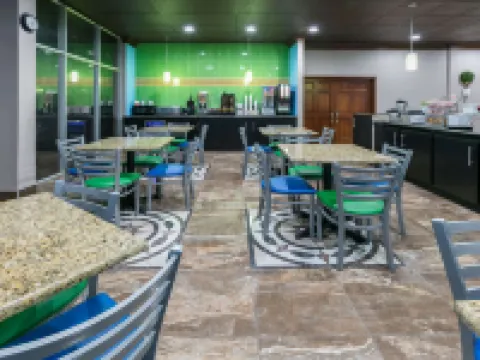 斯託克頓堡温德姆速8酒店 斯托克頓堡酒店