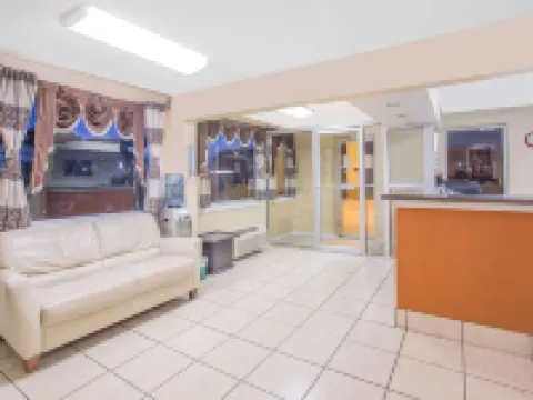 Super 8 by Wyndham Jasper Hotels in Walker County