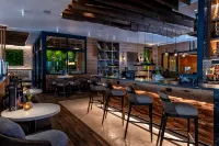 Opal Grand Oceanfront Resort & Spa - bar