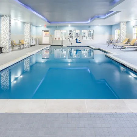 Holiday Inn Express & Suites WILLIAMSBURG by IHG