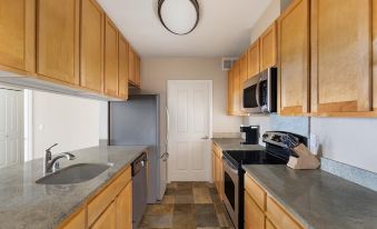 Bellevue Spacious 2Bd 2BA Apartment