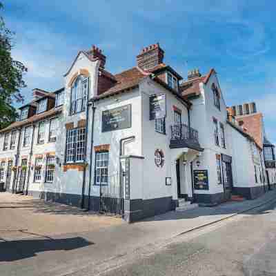 The George Hotel, Amesbury, Wiltshire Hotel Exterior