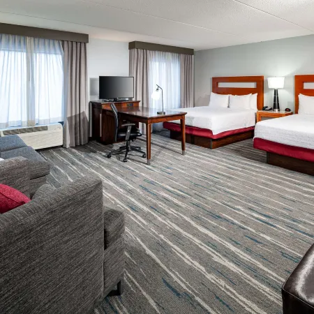 Hampton Inn & Suites St. Louis at Forest Park