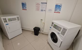 "a Break... somewhere" Studio for 2 People in Montfermeil