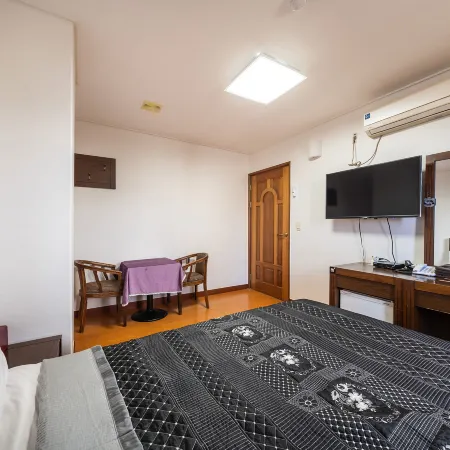 Jeju Juliana Hotel Отели рядом с достопримечательностью «Храм Йончхукса»